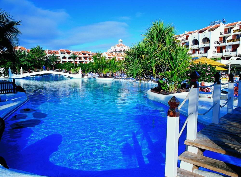Villas And Apartments In A Popular Complex Playa de las Americas  Exterior photo