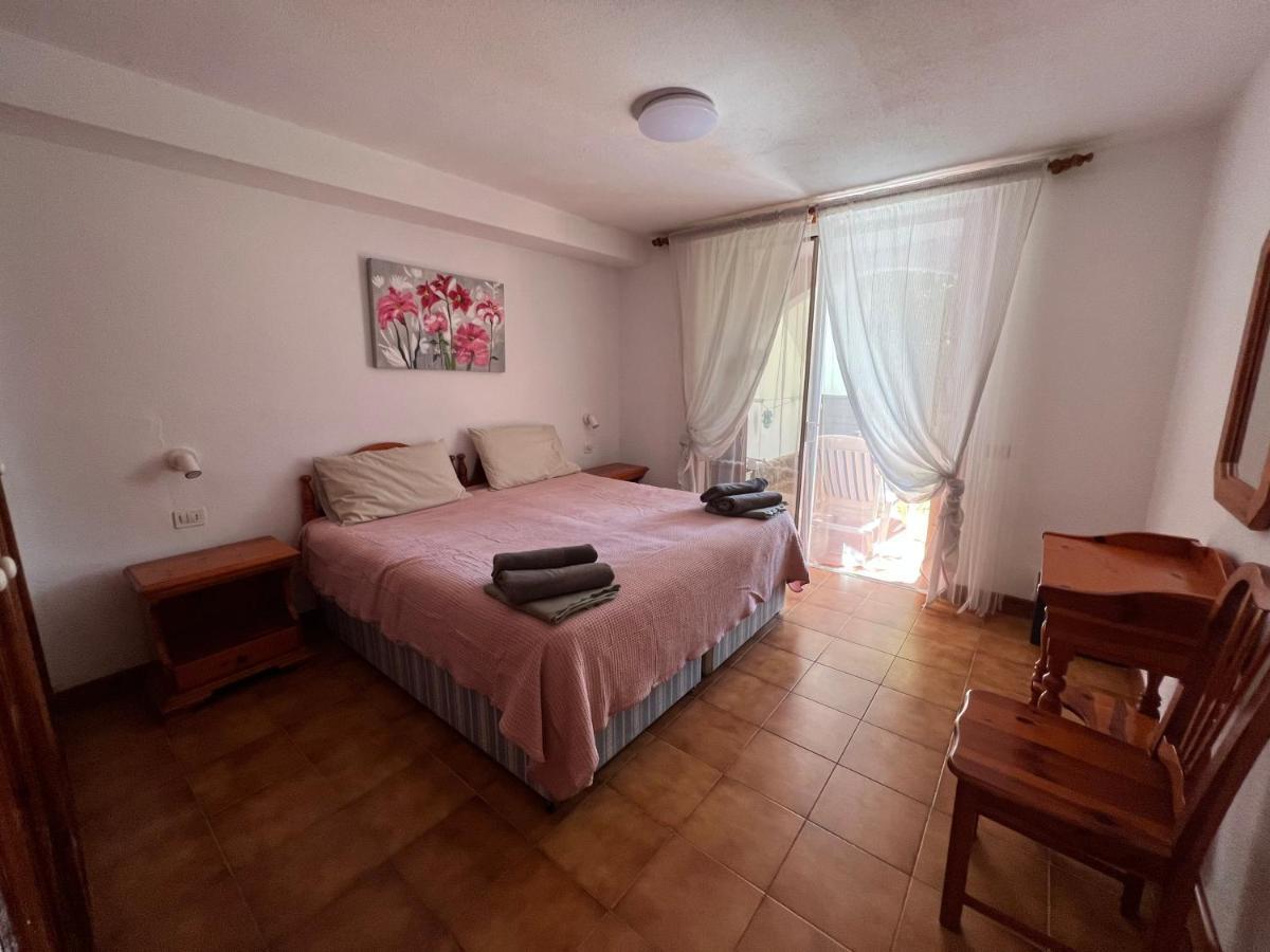 Villas And Apartments In A Popular Complex Playa de las Americas  Exterior photo
