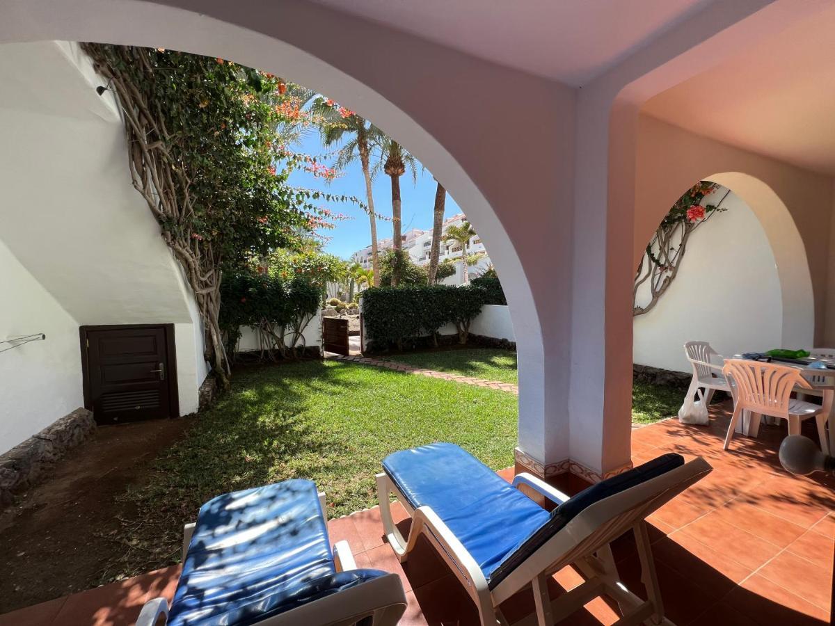 Villas And Apartments In A Popular Complex Playa de las Americas  Exterior photo